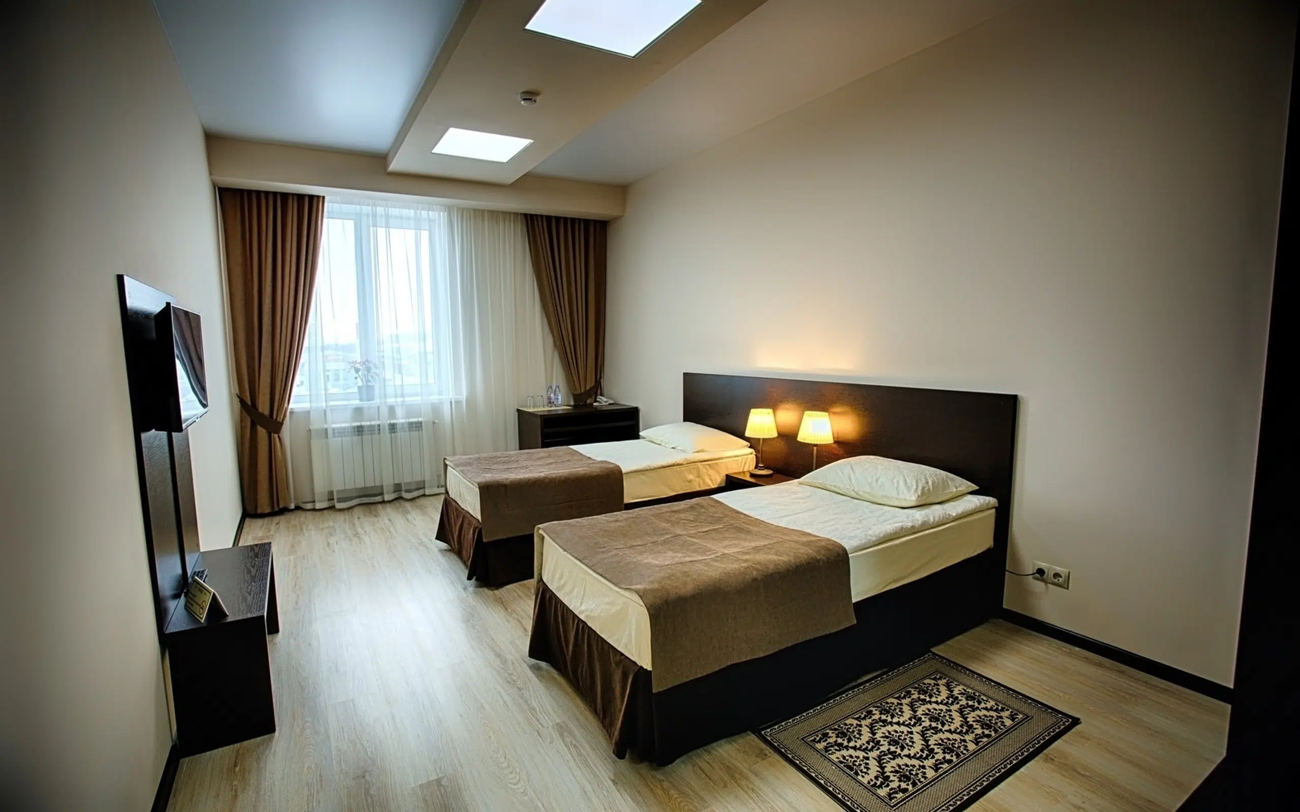 О West Hotel